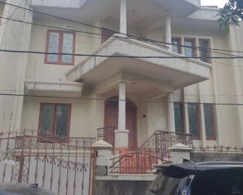 Disewakan Rumah 2 Lantai di Komplek Sunter Metro Jakarta Utara