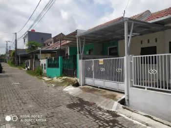 Rumah dikontrakkan lokasi strategis