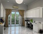 thumbnail-disewa-rumah-super-mewah-ada-poolnya-furnished-di-gading-serpong-8