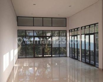 Ruko 3 Lantai Mainroad Jl Coblong Cihampelas