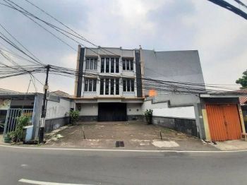 Disewakan Bangunan 3,5 Lantai, Luas 420m2 di  Jl. H. Samali, Pasar Minggu