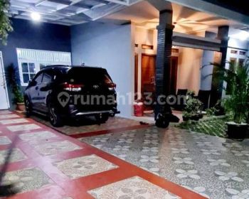 Luas di Setia 1 Jatiwaringin dekat jalan utama tidak banjr