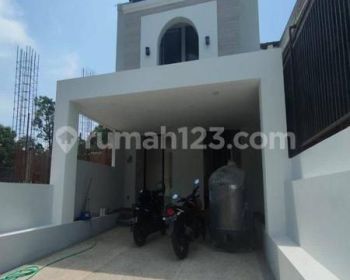 Rumah eksklusif 2 Lantai Tirto Agung Banyumanik Undip
