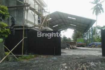 GUDANG TERBUKA STRATEGIS POROS JALAN JLS PASIRIAN LUMAJANG