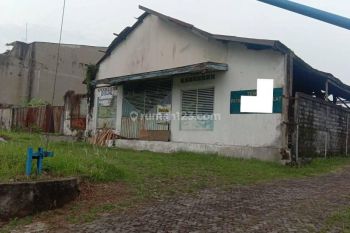 Jual tanah ada bangunan lokasi hidup, strategis di pinggir Jalan Raya Jakarta ,