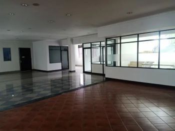 GEDUNG 4 LANTAI DI SAYAP SUKAJADI SETIABUDI BANDUNG UTARA
