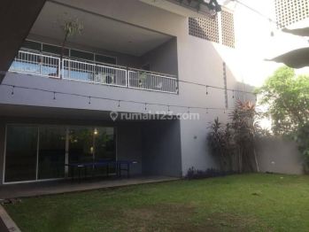 Di Jual Rumah Mewah Kebayoran baru di Jalan Limau