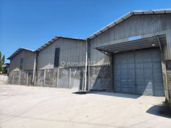 Gudang Raya Sukomulyo. Manyar Gresik. Dekat pelabuhan