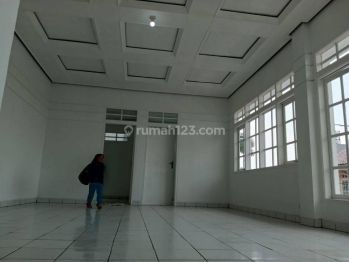 Rumah Megah Kosan Bagus di Komplek Guruminda Arcamanik Bandung