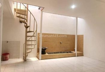 Rumah di Singgasana Pradana SHM Bagus Barat