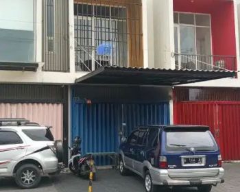 ruko manukan strategis