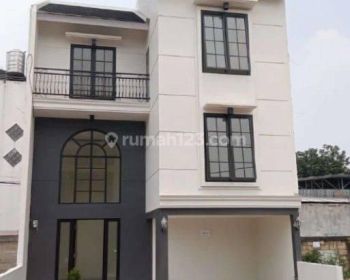 DI JUAL RUMAH MEWAH SIAP HUNI HANYA 10 MENIT LRT CIBUBUR, 10 MENIT TOL CIJAGO, &