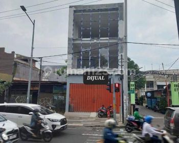 Ruko Baru di Raya Nginden Lokasinya Strategis