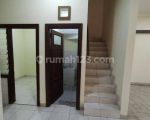 thumbnail-rumah-di-perumahan-kota-wisata-cibubur-2-lantai-shm-sudah-renovasi-10