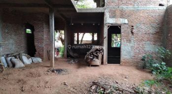 Rumah 2 Lantai Butuh Renovasi  Harga Tanah di Sawangan Depok