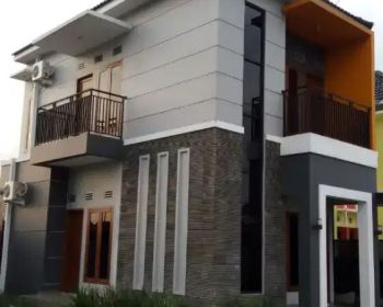 Rumah 2 lantai dijual di timur Semanggi, Pasar Kliwon, Solo.
