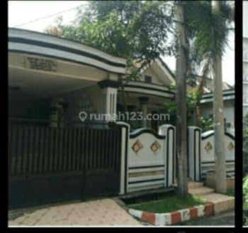 Rumah dengan suasana ideal keluarga di BSD Tangerang.