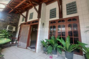 Rumah 2 Lantai Daerah Semper, Jakarta Utara