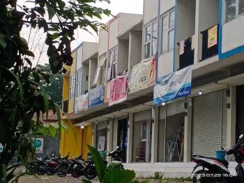 Parkir luas disewakan di kontrakan main road lewigajah cimahi