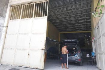 Rumah Usaha Raya Sidotopo Wetan , Strategis