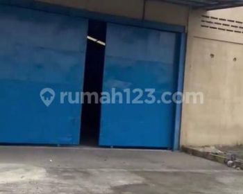 Gudang Jl. Raya Serang Cikupa Tangerang Akses Cont. 40 , Office, Area Parkir