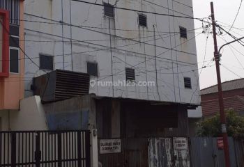 Gedung Dijual Cepat Strategis Sekali Pusat Kegiatan Bisnis Didepan Stasiun Ka