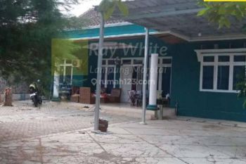 Rumah dengan Halaman Luas di Gunter sm