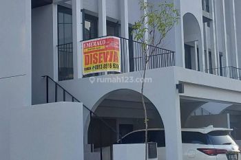 Di sewakan Rumah baru siap huni lokasi green wich BSDbcluster. Arthier