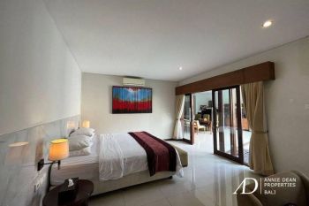 FREEHOLD SINGLE LEVEL 2 BEDROOM IN UMALAS