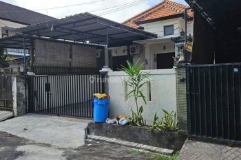 Rumah Sewa 3 Bedrooms  Semi Furnished dekat Sanur