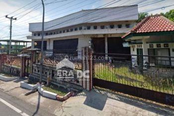 Ruang Usaha Dengan Tanah Luas di Dr Wahidin Candisari Semarang