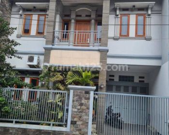 THE BEST LOCATION Rumah dijual lingkungan hunian pusat kota di Kembar baru Regol