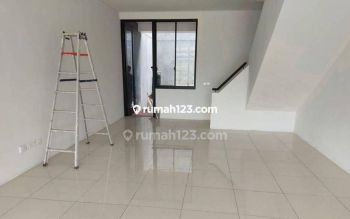 Ruko Lokasi Strategis. Pancawarna, Kota Baru Parahyangan