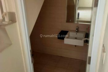 Disewakan rumah 4 kamar semi furnished Bagus banget!!! Bisa nego