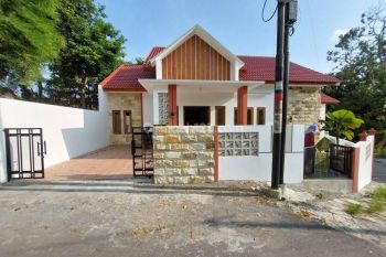 Rumah Modern, Siap Huni, Dekat Rs Hermina Di Maguwoharjo, Sleman