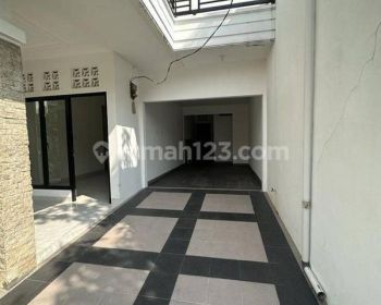 Rumah Bagus Unfurnished SHM di Taman Galaxy, Bekasi
