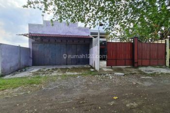 Gudang atau ruang produksi dekat pintu tol klodran solo