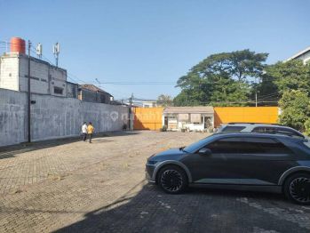 Gudang di Kawasan Kamal Raya uk 2800m² SHM Bagus