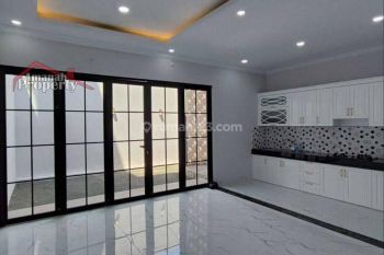 Rumah Siap Huni 3 Lantai Dalam Dluster Dekat Tol Desari Jagakarsa Jakarta