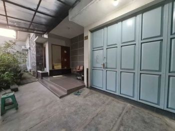 Rumah mewah minimalis 1,5 lantai di perumahan puri gading solo baru