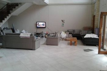 Dijual Rumah Modern Siap Huni Bagus di Mekar Sederhana Raya