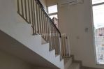 thumbnail-disewakan-rumah-2-lantai-semi-furnished-bagus-banget-1