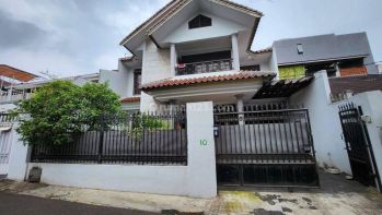 Rumah 2 lantai area kebayoran baru lokasi dekat mrt