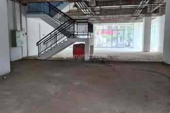 Gedung Brand New Arcade PIK Gandeng Hoek + Badan