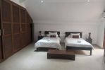 thumbnail-villa-di-jalan-kunti-seminyak-bali-7