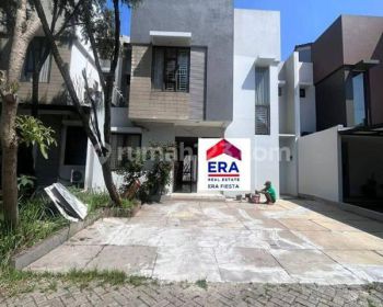 Rumah 2 Lantai Bagus di The Icon, Tangerang