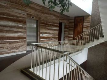 Di Sewakan Restoran pluss Office ada lift di pinggir jalan tebet Raya