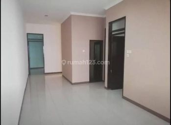 Rumah Siap Huni di Taman Kopo Indah 2 Posisi Strategis