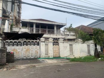 Di jual rumah pluit rumah tua hitung tanah jalan lebar bisa 4 mbl lokasi