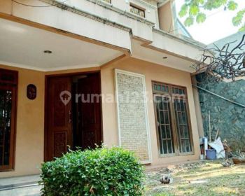 Rumah Semi Furnished Dekat Akses Tol Di BSD